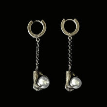 Load image into Gallery viewer, 925 Claw Earrings