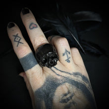 Load image into Gallery viewer, PESTILENCE Skull Ring