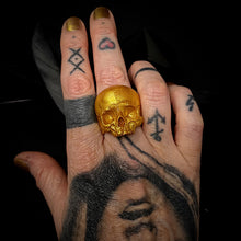 Load image into Gallery viewer, FAMINE Skull Ring