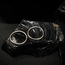 Load image into Gallery viewer, ossua-et-acroamata-jewelery-14kgold-14k-goth-nose-ring-earring-myth-momoa-jasonmomoa-memento-mori-Size-10mm-white-gold