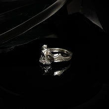 Load image into Gallery viewer, ossua-et-acroamata-jewelery-movie-props-trivia-gothic-goth-gothic-memento-mori-sterling-silver-925-human-jawbone-ring