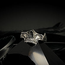 Load image into Gallery viewer, ossua-et-acroamata-jewelery-movie-props-trivia-gothic-goth-gothic-memento-mori-sterling-silver-925-human-jawbone-ring