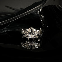 Load image into Gallery viewer, ossua-et-acroamata-jewelery-movie-props-trivia-gothic-goth-gothic-memento-mori-sterling-silver-925-vampire-jawbone-ring