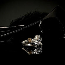 Load image into Gallery viewer, ossua-et-acroamata-jewelery-movie-props-trivia-gothic-goth-gothic-memento-mori-sterling-silver-925-vampire-jawbone-ring