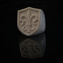 Load image into Gallery viewer, Fleur-de-lis Ring