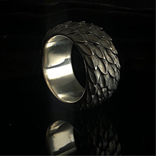 Load image into Gallery viewer, Dragon Scale Ring | Black Scale Ring | OSSUA et ACROMATA