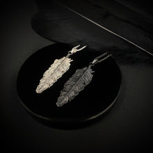 Load image into Gallery viewer, 925 Raven Feather Necklace