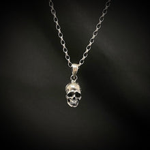 Load image into Gallery viewer, Classic 925 Skull Necklace