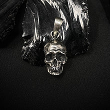 Load image into Gallery viewer, Classic 925 Skull Necklace