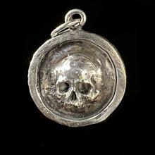 Load image into Gallery viewer, ossua-et-acroamata-jewelery-gothic-goth-gothic-memento-mori-valentines-day-sterling-silver-925-memento-mori-necklace