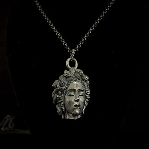 ossua-et-acroamata-jewelery-gothic-goth-memento-mori-greek-mythology-medusa-solid-sterling-silver-925-Medusas-Lament-Necklace
