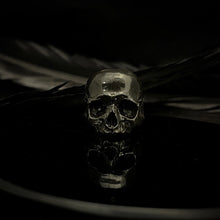 Load image into Gallery viewer, ossua-et-acroamata-jewelery-gothic-goth-memento-mori-sterling-silver-night_marble_skull-ring