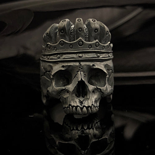 King Skull Ring | Black Skull Ring | OSSUA et ACROMATA