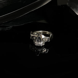 ossua-et-acroamata-jewelery-movie-props-trivia-gothic-goth-gothic-memento-mori-sterling-silver-925-human-jawbone-ring