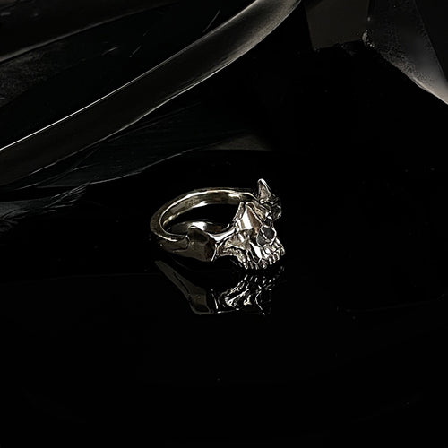 ossua-et-acroamata-jewelery-movie-props-trivia-gothic-goth-gothic-memento-mori-sterling-silver-925-human-jawbone-ring