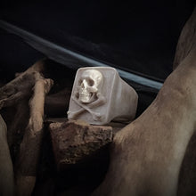 Load image into Gallery viewer, ossua-et-acroamata-jewelery-movie-props-trivia-gothic-goth-gothic-pirate-pirates-memento-mori-bone-hand-craved-antler-deerantler-Jolly-Roger-Ring