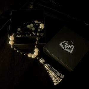 ossua-et-acroamata-jewelery-occult-goth-memento-mori-bone-antler-handcarved-hand-made-prison-sex-mala
