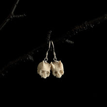 Load image into Gallery viewer, Women Skull Earrings | Silver Skull Earrings | OSSUA et ACROMATA