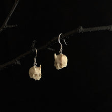 Load image into Gallery viewer, Women Skull Earrings | Silver Skull Earrings | OSSUA et ACROMATA