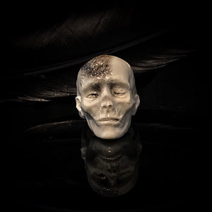ossua-et-acroamata-jewelery-gothic-goth-devil-demon-memento-mori-egypt-egyptian-pharao-bone-hand-craved-antler-deerantler-Mummy-Ring