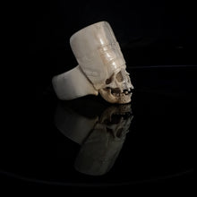 Load image into Gallery viewer, ossua-et-acroamata-jewelery-gothic-goth-devil-demon-memento-mori-egypt-egyptian-pharao-bone-hand-craved-antler-deerantler-Nefertiti-Skull-Ring