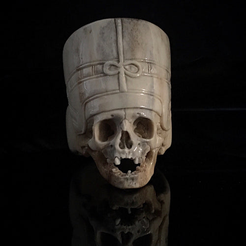 ossua-et-acroamata-jewelery-gothic-goth-devil-demon-memento-mori-egypt-egyptian-pharao-bone-hand-craved-antler-deerantler-Nefertiti-Skull-Ring