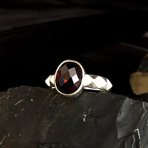 ossua-et-acroamata-jewelery-gothic-goth-gothic-gemstones-gems-memento-mori-sterling-silver-925-Fire-Eye-Ring