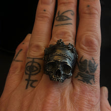 Load image into Gallery viewer, Kathleen wearing ossua-et-acroamata-jewelery-gothic-goth-gothic-gemstones-gems-memento-mori-sterling-silver-925-St-Valentine-Skull-Ring