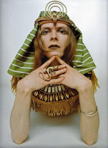 David Bowie wearing ossua-et-acroamata-jewelery-gothic-goth-gothic-gemstones-gems-memento-mori-sterling-silver-925-lizard-king