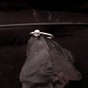 ossua-et-acroamata-jewelery-gothic-goth-gothic-gemstones-gems-memento-mori-sterling-silver-925-diamond-stacker-ring