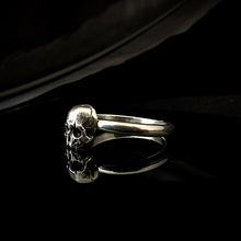 Load image into Gallery viewer, ossua-et-acroamata-jewelery-gothic-goth-gothic-memento-mori-sterling-silver-925-Decay-skull-band-ring