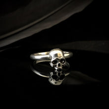 Load image into Gallery viewer, ossua-et-acroamata-jewelery-gothic-goth-gothic-memento-mori-sterling-silver-925-Decay-skull-band-ring