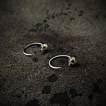 Load image into Gallery viewer, ossua-et-acroamata-jewelery-gothic-goth-gothic-memento-mori-sterling-silver-925-Skull-earhoops