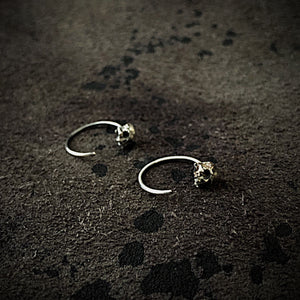 ossua-et-acroamata-jewelery-gothic-goth-gothic-memento-mori-sterling-silver-925-Skull-earhoops