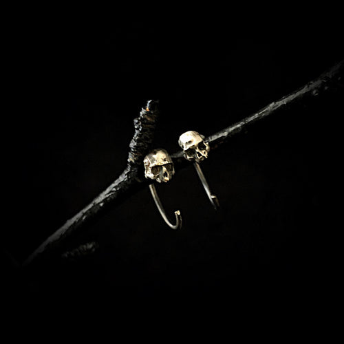 ossua-et-acroamata-jewelery-gothic-goth-gothic-memento-mori-sterling-silver-925-Skull-earhoops