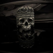 Load image into Gallery viewer, King Skull Ring | Black Skull Ring | OSSUA et ACROMATA