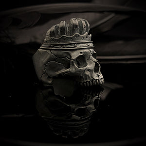 King Skull Ring | Black Skull Ring | OSSUA et ACROMATA