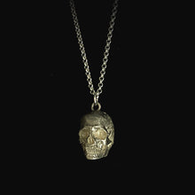 Load image into Gallery viewer, Black Skull Necklace | Skull Head Pendant | OSSUA et ACROMATA