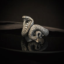 Load image into Gallery viewer, Cobra Snake Ring | King Cobra Ring Collection | OSSUA et ACROMATA