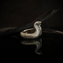Load image into Gallery viewer, Cobra Snake Ring | King Cobra Ring Collection | OSSUA et ACROMATA