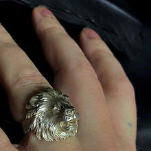 Load image into Gallery viewer, Erwin wearing the 925 Lion Head Ring