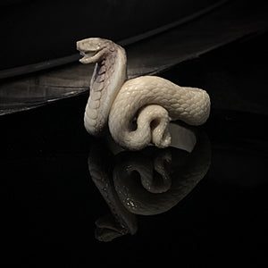 ossua-et-acroamata-jewelery-gothic-goth-gothic-spirit-spiritual-myth-mythical-snake-snakes-memento-mori-antler-deerantler-animal-anima-Cobra-Ring