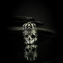 Load image into Gallery viewer, ossua-et-acroamata-jewelery-gothic-goth-gothic-steel-steeljewellery-skull-skulls-memento-mori-Steel-Dead-King