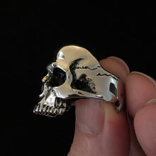 Load image into Gallery viewer, ossua-et-acroamata-jewelery-gothic-goth-gothic-steel-steeljewellery-skull-skulls-memento-mori-Steel-Skull-Ring