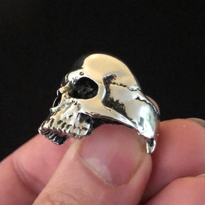 ossua-et-acroamata-jewelery-gothic-goth-gothic-steel-steeljewellery-skull-skulls-memento-mori-Steel-Skull-Ring