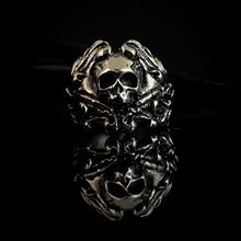 Load image into Gallery viewer, ossua-et-acroamata-jewelery-gothic-goth-gothic-steel-steeljewellery-skull-skulls-memento-mori-Steel-Victorian-Skull-Ring