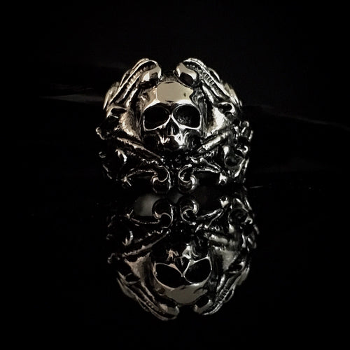 ossua-et-acroamata-jewelery-gothic-goth-gothic-steel-steeljewellery-skull-skulls-memento-mori-Steel-Victorian-Skull-Ring