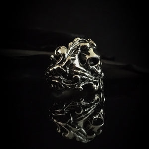 ossua-et-acroamata-jewelery-gothic-goth-gothic-steel-steeljewellery-skull-skulls-memento-mori-Steel-Victorian-Skull-Ring
