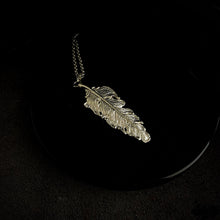 Load image into Gallery viewer, ossua-et-acroamata-jewelery-gothic-goth-gothic-witch-witches-magic-hexe-memento-mori-sterling-silver-925-Raven-Feather-Necklace