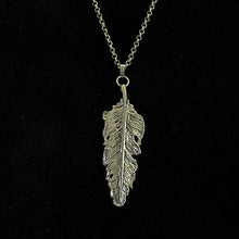 Load image into Gallery viewer, ossua-et-acroamata-jewelery-gothic-goth-gothic-witch-witches-magic-hexe-memento-mori-sterling-silver-925-Raven-Feather-Necklace